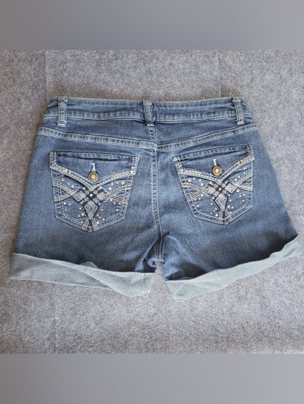 APT 9 Women's/Jrs Med Wash Mid Rise Modern Fit Cuffed Stretch Jean Shorts